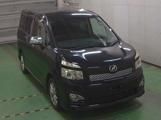 TOYOTA VOXY 2012