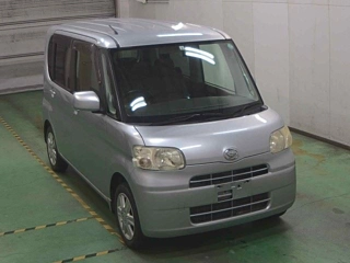 DAIHATSU TANTO 2011