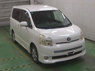 TOYOTA VOXY 2009