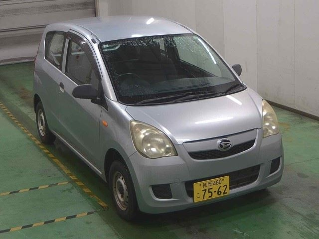 DAIHATSU MIRA 2010