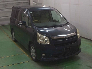 TOYOTA NOAH 2008