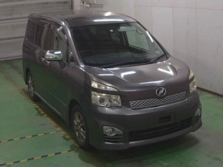 TOYOTA VOXY 2012