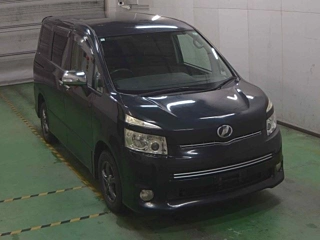 TOYOTA VOXY 2009