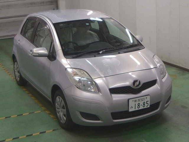 TOYOTA VITZ 2010