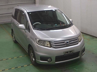 HONDA FREED 2010