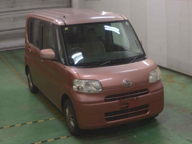 DAIHATSU TANTO 2008
