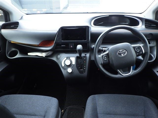 TOYOTA SIENTA 2016