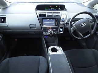 TOYOTA PRIUS ALPHA 2014