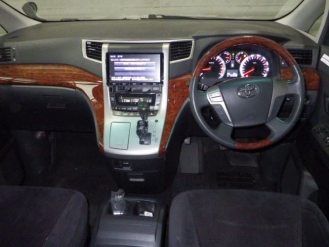 TOYOTA VELLFIRE 2011