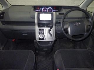 TOYOTA NOAH 2008
