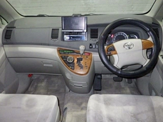 TOYOTA ISIS 2009