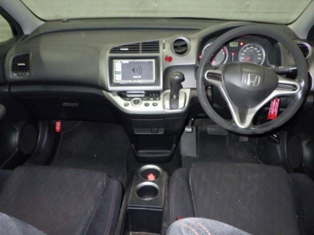 HONDA STREAM 2010