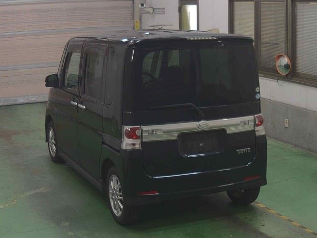 DAIHATSU TANTO 2010