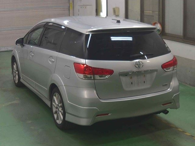 TOYOTA WISH 2009