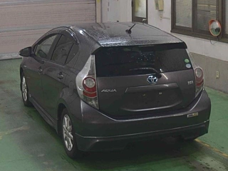TOYOTA AQUA 2012