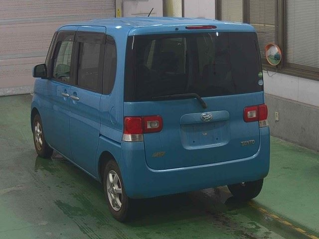 DAIHATSU TANTO 2012