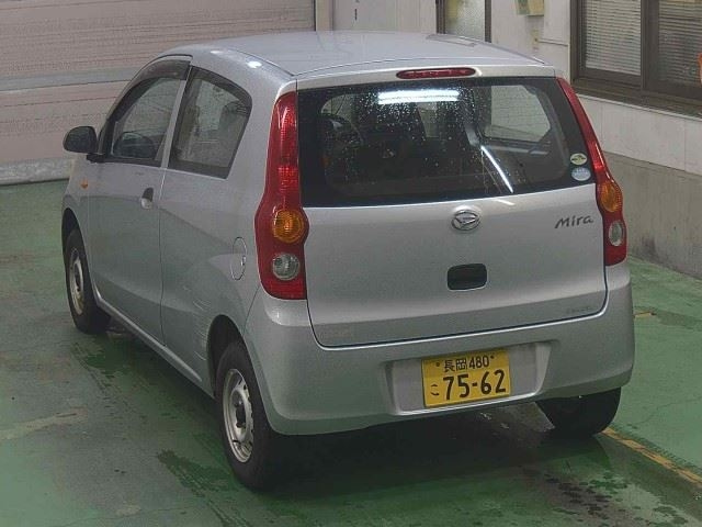 DAIHATSU MIRA 2010