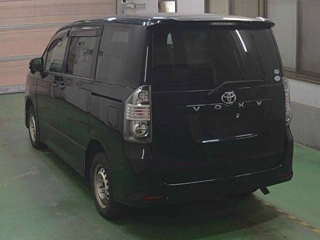 TOYOTA VOXY 2010