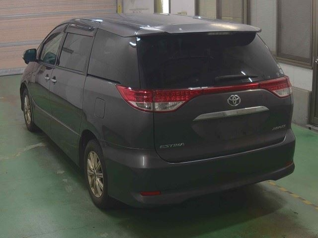 TOYOTA ESTIMA 2010