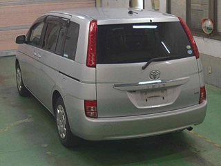 TOYOTA ISIS 2009