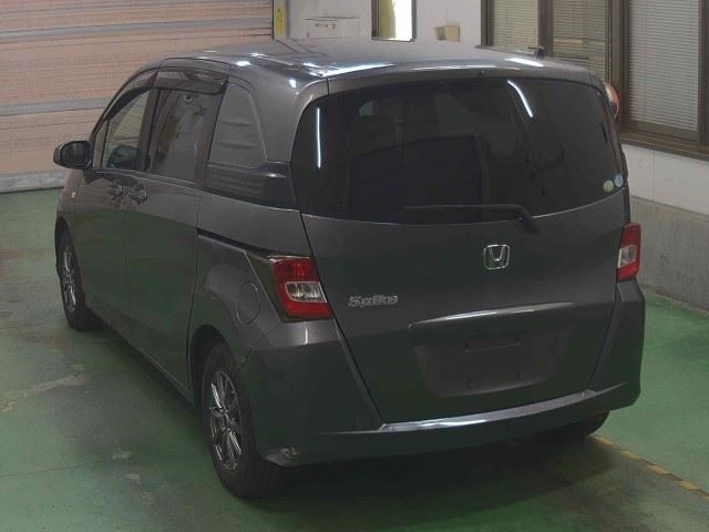 HONDA FREED 2011