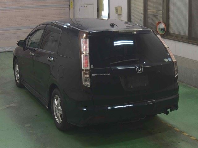 HONDA STREAM 2010
