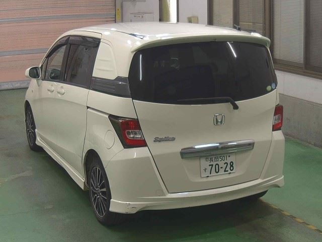 HONDA FREED 2011