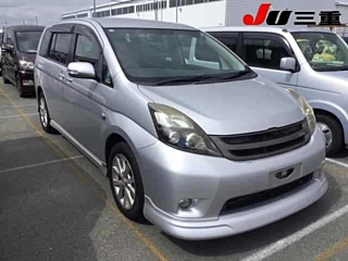 TOYOTA ISIS 2010