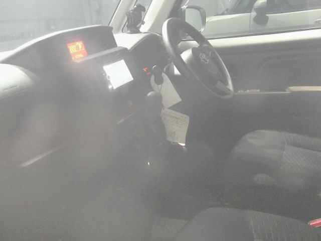 TOYOTA ROOMY 2016