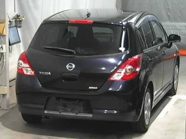 NISSAN TIIDA 2011