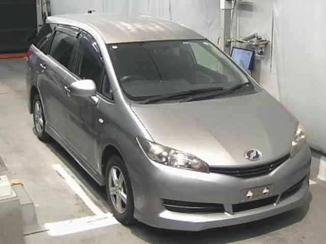 TOYOTA WISH 2010