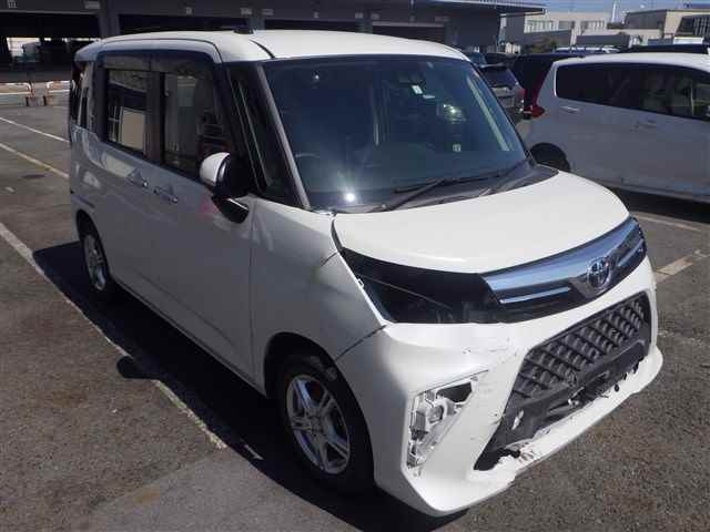 TOYOTA ROOMY 2023