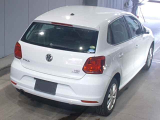 VOLKSWAGEN POLO 2015