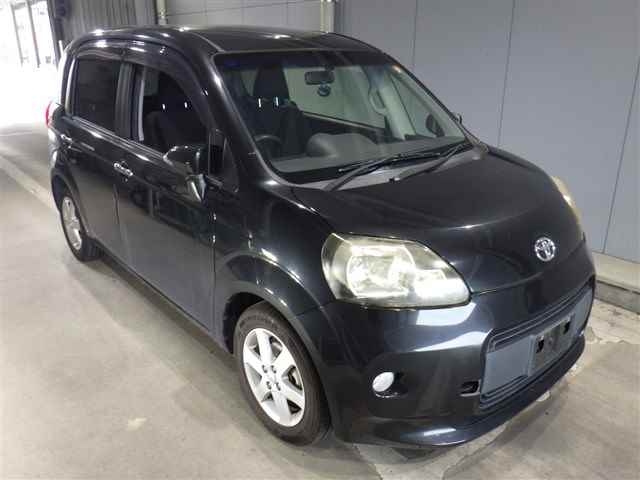 TOYOTA PORTE 2012