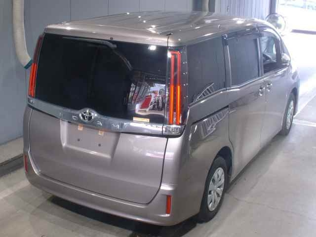 TOYOTA NOAH 2020
