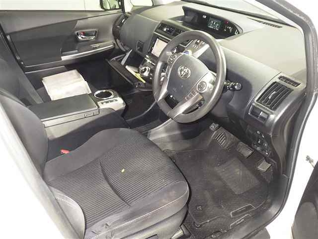 TOYOTA PRIUS ALPHA 2020