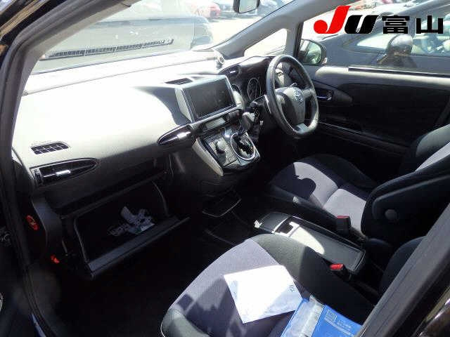 TOYOTA WISH 2012