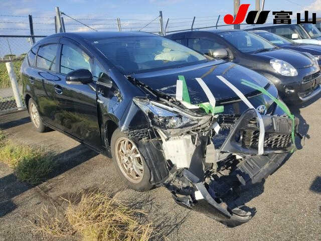 TOYOTA PRIUS ALPHA 2015