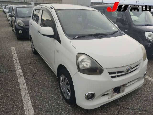 DAIHATSU MIRA E S 2012