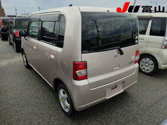 DAIHATSU MOVE CONTE 2011