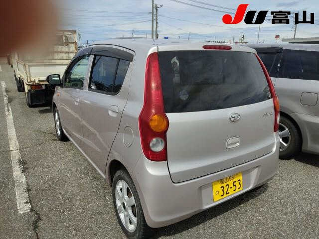 DAIHATSU MIRA 2010