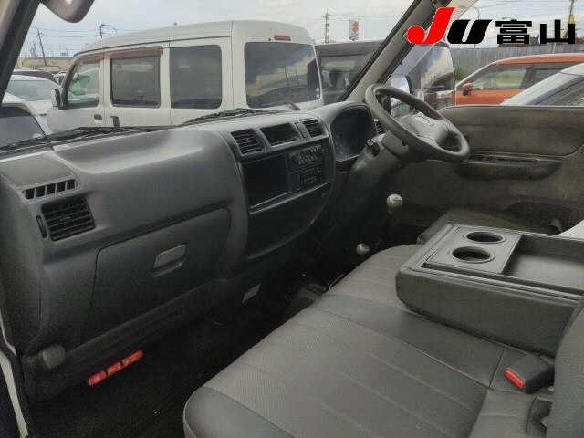 MAZDA BONGO VAN 2010