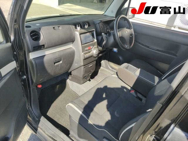 TOYOTA PIXIS SPACE 2012