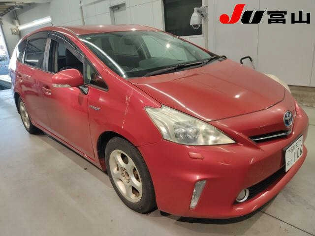 TOYOTA PRIUS ALPHA 2012