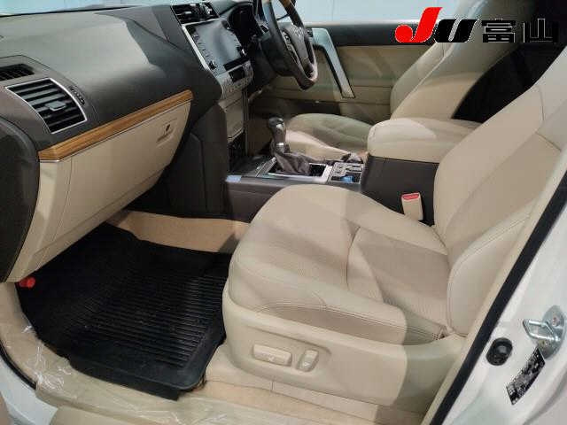 TOYOTA LAND CRUISER PRADO 2023