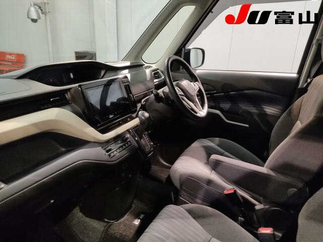 MITSUBISHI DELICA D2 2021