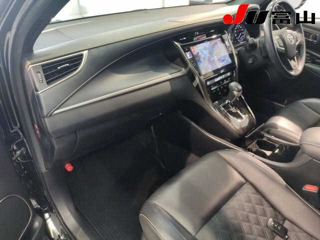 TOYOTA HARRIER 2018