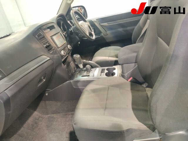 MITSUBISHI PAJERO 2010