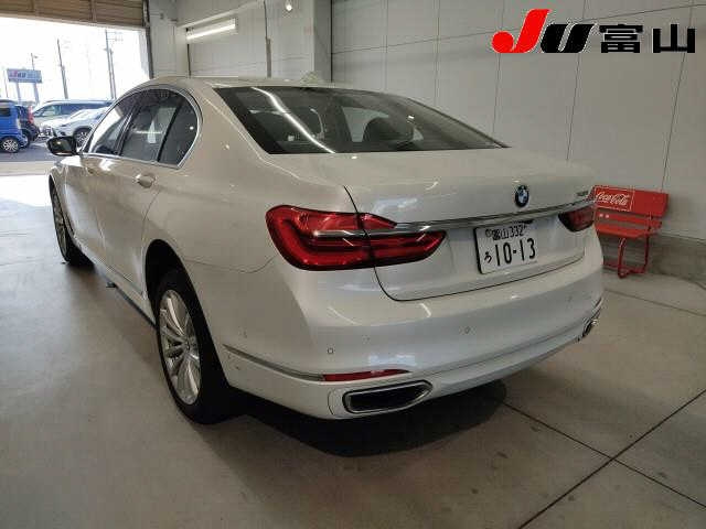 BMW 7 SERIES 2016