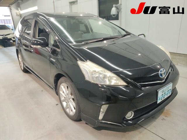 TOYOTA PRIUS ALPHA 2012